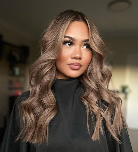 March Hair Color Ideas 2024: Brunettes, Blonde, Pink, and Aesthetic Trends Blonde For Fall, Blonde Hair Designs, Blonde Shades, Rambut Brunette, Fall Blonde Hair, Brown Hair Looks, Beautiful Blonde Hair, Brown Hair Inspo, Brunette Hair With Highlights