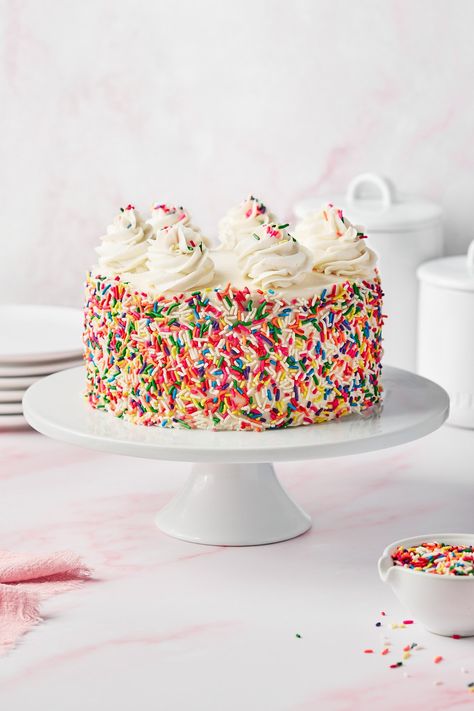 Gluten-Free Birthday Cake Recipe (Funfetti!) - Healthy Little Peach Gf Birthday Cake, Gluten Free Birthday Cake Recipe, Gluten Free Funfetti Cake, Healthy Little Peach, Cakes Slices, Cake With Layers, Gluten Free Birthday Cake, Gluten Free Vanilla Cake, Vanilla Buttercream Icing