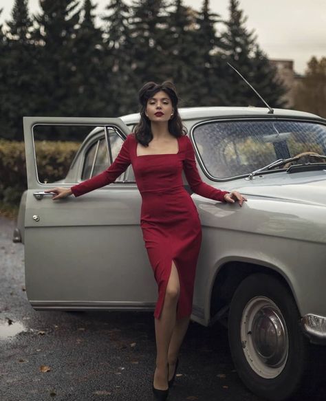 40s Inspired Photoshoot, 1940s Photoshoot, Khushi Core, Retro Car Photoshoot, Vintage Car Shoot, Vintage Car Photoshoot, 60s Photoshoot, 50s Photos, Emily In Paris Outfits