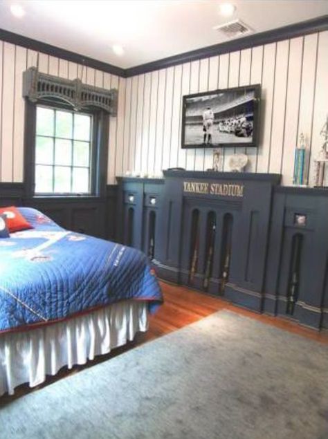 Baseball bedroom for teen boy. Yankee Bedroom, Skyrim House, Baseball Bedroom, Baseball Room, Home Bar Design, Cave Home, Man Cave Home Bar, Toddler Boys Room, Teen Boy Bedroom