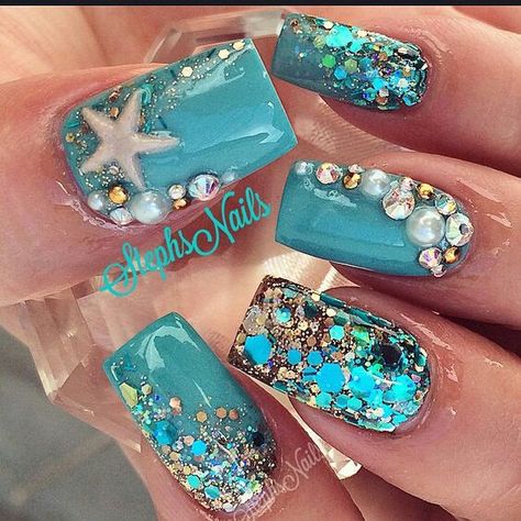 Mermaid nails Gold Beach Nails, Gold Beach, Mermaid Nails, Vacation Nails, Instagram Nails, Beach Nails, Teal And Gold, Fabulous Nails, Nail Art Summer