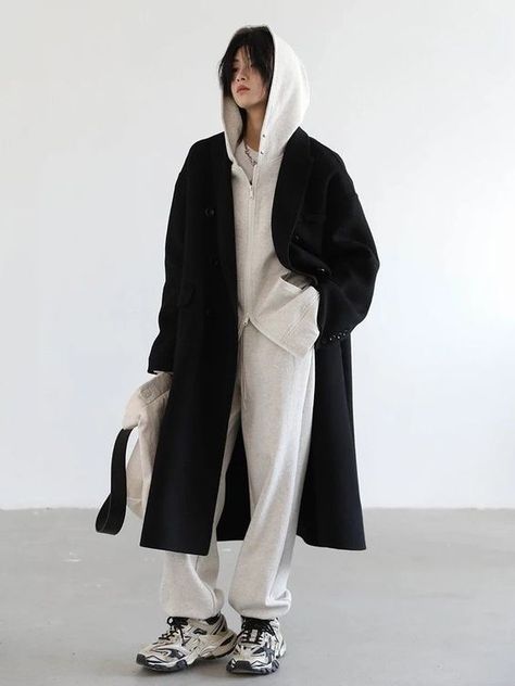 Nice product but bad seams. 170 60 kilos L size has become big Coat Hoodie Outfit, Coat With Hoodie Outfit, Trench Coat Black Outfit, Japanese Winter Style, Hoodie Coat Outfit, Black Trench Coat Outfit, Japanese Winter Fashion, Womens Hooded Sweater, Hoodie And Joggers