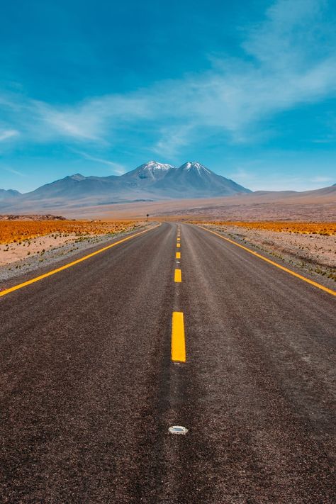 Best Road Trips to Take Based on Movies Road Trip Checklist, Road Trip Playlist, Road Trip Packing List, Road Trip Packing, Nature Hd, Beautiful Roads, Road Trip Planning, Road Trip Essentials, Road Trip Fun