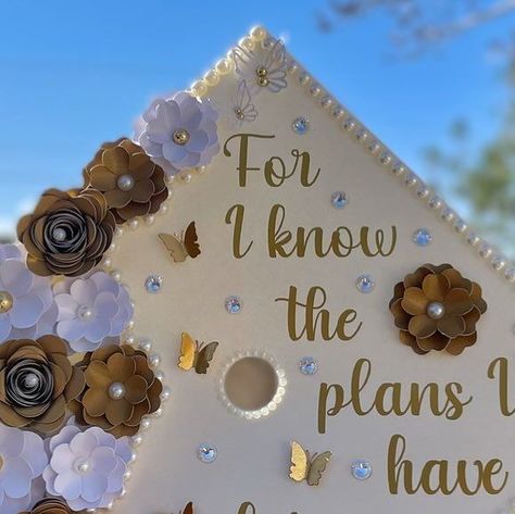 𝑨𝒍𝒐𝒏𝒅𝒓𝒂🌻🩵 on Instagram: "“For I know the plans I have for you.” Jeremiah 29:11 🤍✨  PLACE YOUR GRAD CAP ORDERS!! 🤩 • • • • • • • #grad #graduate #graduationtoppers #graduation #gradtopper #gradcap #gradcaps #gradcapdesign #gradcapideas #gradutioncapideas #classof2024 #graduacion #foryou #fyp #parati #explorepage #explore #aloscrafts #cricutcreations #cricutcrafts #papercrafts #paperflowers #floresdepapel #customcaptopper #gradszn #personalizedgradcap #elpasotx #texas #elpasosmallbusiness #instadaily" Jer 29 11, Graduation Cap Decoration Diy, Grad Cap Designs, Grad Ideas, Grad Caps, Cap Decoration, Custom Caps, Graduation Cap Decoration, Cap Decorations