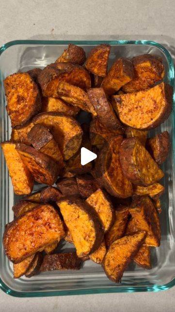 Carolina Salazar on Instagram: "…this recipe will wow everyone this holiday season!

I love this healthy caramelized sweet potato recipe because it’s easy, balanced and TASTY! It’s great for meal prep, but also for hosting people over because you can make it in batches 🙌🏼

✨drop any comment on this post and I will send you the full recipe to your DM’s!✨

#healthyrecipeshare #healthyrecipeideas #recipeinspiration #healthymealideas #sweetpotato #sweetpotatoes #sweetpotatorecipe #holidayrecipes #holidayrecipe #healthyholidays" Mash Sweet Potatoes, Sweet Potato With Cinnamon, Sweet Potato Meal Prep, Potato Meal Prep, Mashed Sweet Potatoes Recipe, Sweet Potato Recipes Mashed, Recipe Menu, Boiling Sweet Potatoes, Sweet Potato Dishes