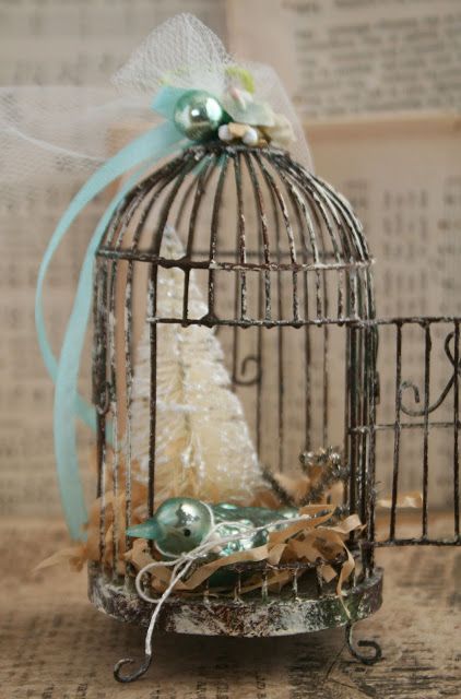 birdcage Shabby Chic Christmas Tree, Bird In A Cage, Festa Harry Potter, Shabby Christmas, Bird Cage Decor, Shabby Chic Christmas, Chic Christmas, Bird Cages, Glass Birds