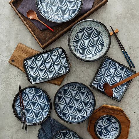 Explore our series of traditional Japanese tableware featuring blue wave patterns. Handcrafted ceramic pieces that bring elegance and charm to your dining experience. Visit our online store for more exquisite Japanese tableware and home decor. #Mino__craft #JapaneseTableware #HandcraftedCeramics #BlueWavePattern #HomeDecor #JapaneseStyle #OnlineStore #ShopNow Japanese Plates Tableware, Japanese Plates, Japanese Tableware, Ceramic Pieces, 2025 Vision, Handcrafted Ceramics, Blue Waves, Wave Pattern, Traditional Japanese