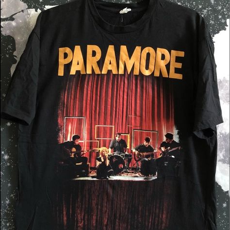 Paramore shirt Band Tshirt Aesthetic, Paramore Shirt, Zac Farro, Tshirt Aesthetic, Concert Fit Ideas, Taylor York, Franklin Tennessee, Hype Clothing, Early 2010s