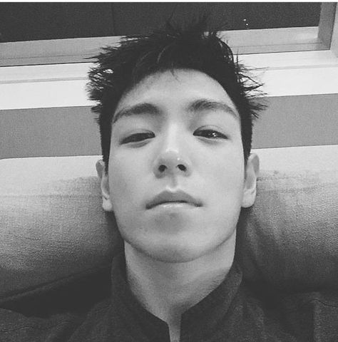 Choi Seung Hyun - best selfie, my favorite picture of you T.O.P Big Bang Kpop, G Dragon Top, Top Choi Seung Hyun, Gd And Top, Big Bang Top, Vip Bigbang, G-dragon, Top Bigbang, Awesome Pictures