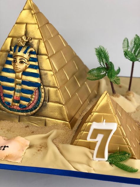 Egyptian-Pyramid-Cake-2 Pyramid Cake, Mummy Party, Religious Cakes, Pyramids Egypt, Fantasy Cake, Amazing Cake, Egyptian Pyramids, 3d Cake, Cake Flavors