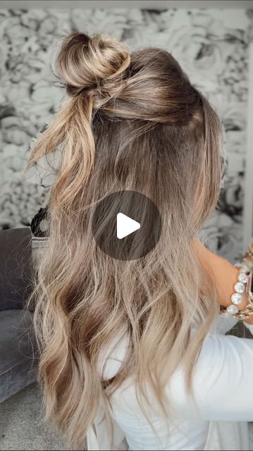 Everyday Messy Bun, Hairstyle To Make Hair Look Thicker, No Extension Hairstyles, Top Knot For Long Hair, Date Night Hairstyles Half Up, Half Up Hairstyles Volume, Updos For Rainy Days, Loose Top Knot Bun, Long Hair Hair Dos