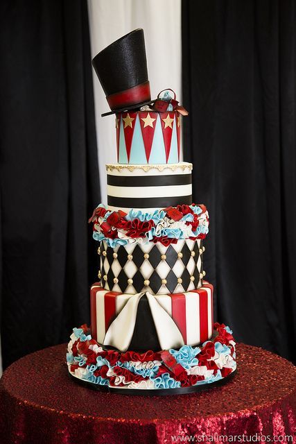 Circus Wedding Theme, Carnival Themed Wedding, Circus Theme Cakes, Circus Cakes, Carnival Cakes, Theme Carnaval, Circus Cake, Circus Wedding, Circus Theme Party