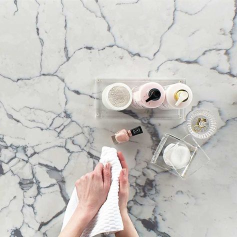 Quartz Marble Look Alike, Quartz Countertops Colors, Blue Veins, Quartz Counter, Modern Mountain Home, High End Kitchens, Quartz Slab, Calacatta Marble, Modern Mountain