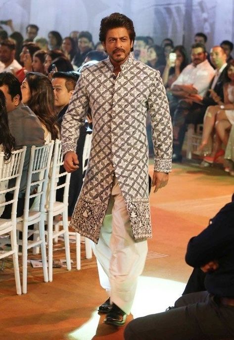 Shah Rukh Khan Quotes, Traditional Indian Mens Clothing, Bollywood Theme Party, Shahrukh Khan And Kajol, Shah Rukh Khan Movies, Bollywood Theme, Kurta Pajama Men, Kids Dress Boys, Indian Groom Wear