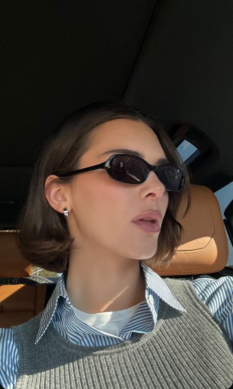 Kendall Jenner Haircut, Kendall Jenner Sunglasses, Kendall Jenner Short Hair, Kendall Jenner Shorts, Brunette Glasses, Chubby Girl Outfits, Kendall Jenner Hair, Jenner Hair, Kendall Jenner Makeup