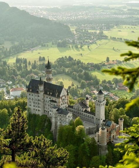 Bavaria Germany Aesthetic, Germany Beautiful Places, Bavaria Castle, Germany Scenery, Germany Houses, Beautiful Places In Germany, Castles In Germany, Germany Aesthetic, Castle In Germany