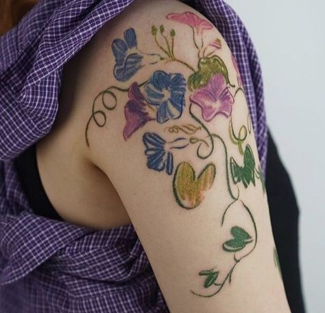 Cool Artsy Tattoos, Large Colorful Tattoos, Unique Colorful Tattoos, Color Outline Tattoo, Crayon Style Tattoo, Colour Flower Tattoo, Colourful Tattoo, Tattoo Colorful, Colored Tattoo