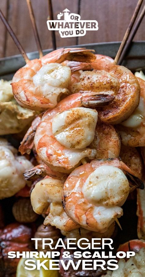 Scallop Skewers, Trager Grill, Smoked Shrimp, Traeger Cooking, Pellet Smoker Recipes, Traeger Grill Recipes, Shrimp Kabobs, Outdoor Cooking Recipes, Grilled Scallops