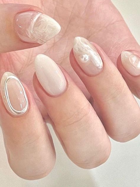 White Korean Nail Art, Korean Nails Ideas White, Korean Nail Gel Design, White Nails Korean Style, Nail Korean Style Simple, Korean Nails White, Korean Wedding Nails, Korean Nails Almond, White Korean Nails