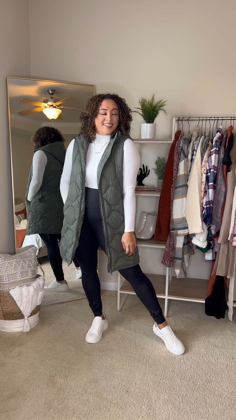 Long Puffer Vest Outfits For Women, Long Puffer Vest Outfit, Puffy Vest Outfit, Long Puffer Vest, Puffer Vest Outfit, Running Errands Outfit, Vest Outfits For Women, Errands Outfit, Sneaker Outfits Women