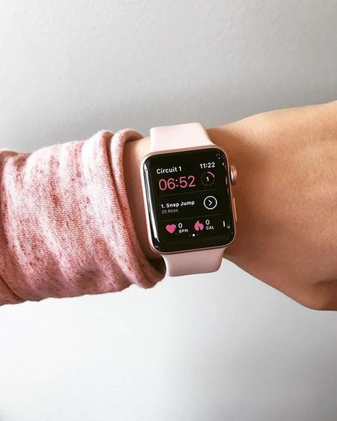 Exercise Animation, Apple Watch Fashion, Rose Gold Apple Watch, Apple Watch Iphone, Gold Apple Watch, Kayla Itsines, Gold Apple, Iwatch Apple, Swipe Right