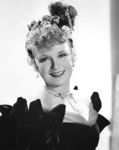 Home / Twitter Billie Burke, Sewing Circles, Golden Age Of Hollywood, You Smile, Hollywood Stars, Golden Age, Old Hollywood, Make You Smile, Actors & Actresses