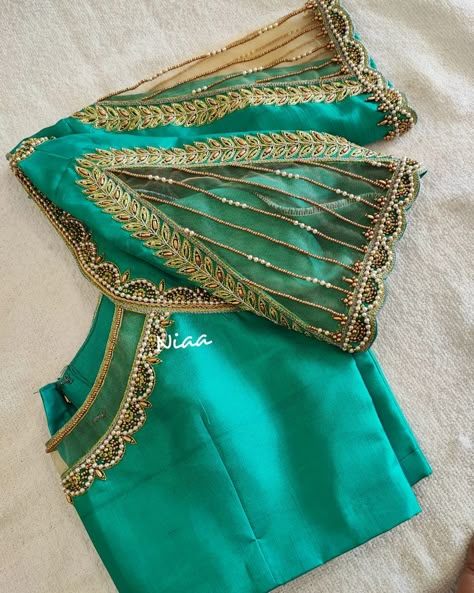 Latest Blouse Neck Designs, Maggam Blouse, Netted Blouse Designs, Aari Design, Blouse Designs High Neck, Net Blouse, Blouse Ideas, Aari Blouse, New Saree Blouse Designs