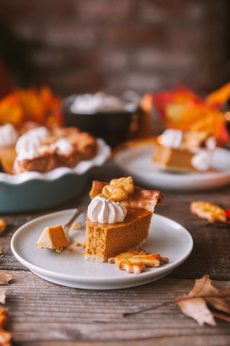 Creamy Pumpkin Pie Pie Crust Leaves, Pie Inspiration, Pumpkin Pie From Scratch, Spiced Whipped Cream, Pie From Scratch, Train Pumpkin, Pumpkin Pie Spice Mix, Fun Thanksgiving Desserts, Buttery Pie Crust