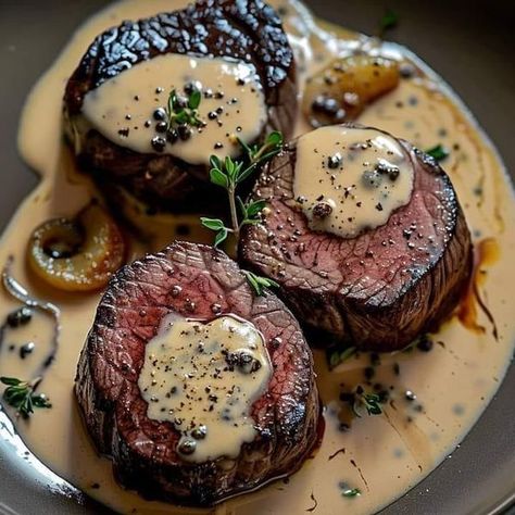 Peppercorn Cream Sauce, Seared Filet Mignon, Mignon Steak, Filet Mignon Recipes, Mediterranean Kitchen, Tenderloin Recipes, Ground Black Pepper, Cream Sauce, Freshly Ground