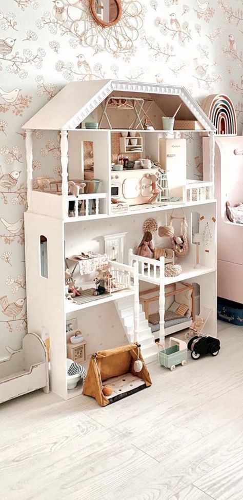 Colorful Dollhouse Ideas, Dollhouse Design Ideas, Doll House Inspiration, 1/6 Dollhouse, Doll House Ideas, Cute Doll House, Doll House Makeover, Kidkraft Dollhouse, Maileg Dollhouse