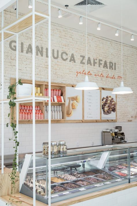 Gallery of Gelateria Gianluca Zaffari / SK Arquitetura - 2 Cafe Ice Cream, Gelato Bar, Ice Shop, Ice Cream Business, Bakery Interior, Gelato Shop, Design Café, Ice Cream Design, Ice Cream Brands