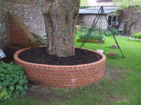 12 Amazing Ideas for Flower Beds Around Trees Ideas For Flower Beds, Flower Beds Around Trees, Beds Around Trees, Brick Planter, Shade Landscaping, Landscaping Around Trees, Raised Flower Beds, Front Garden Design, Meadow Garden