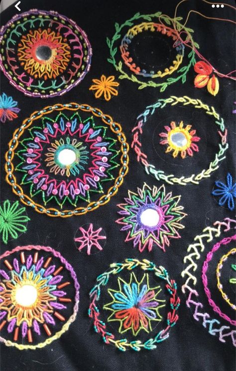 Hippy Embroidery Designs, Doodle Embroidery Ideas, Circle Embroidery Design, Embroidered Wedding Dresses, People Embroidery, Mandala Embroidery, Embroidered Placemats, Embroidered Curtains, Embroidered Accessories