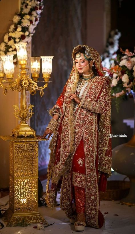 Hyderabadi Bridal Dress, Bhopali Style Dress, Khadadupatta Hyderabad, Bhopali Dresses, Latest Khada Dupatta Designs, Khara Dupatta Hyderabadi, Khada Duppata Hyderabadi, Bhopali Dress, Hyderabadi Dress