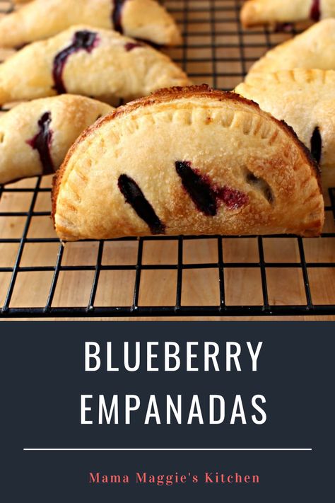 Fruit Empanadas Recipe, Dessert Empanadas Recipe, Sweet Empanadas Recipe, Easy Empanadas Recipe, Mini Pie Recipes, Blueberry Filling, Empanadas Dough, Hand Pie Recipes, Mexican Dessert Recipes