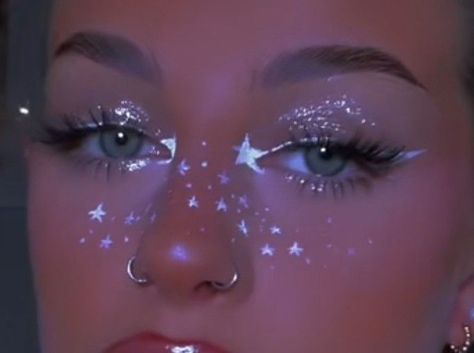 Star Makeup Halloween, Star Witch Makeup, Celestial Fairy Makeup, Lumpy Space Princess Makeup, Wedding Makeup Alternative, Space Royalty Aesthetic, Witch Cosplay Makeup, Moon Costume Makeup, Purple Star Makeup