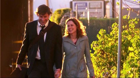 Jim and Pam The Office Wallpaper, Pam The Office, Jim And Pam, The Office Jim, Jim Pam, The Office Show, Jim Halpert, Tv Show Couples, Office Tv