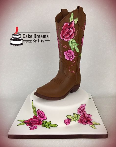 Cowgirl Boot Cake Ideas, Cowgirl Boot Cake, Cowboy Boot Cake, Cowboy Hat Cake, Boots In The Summer, Boot Cake, Fair Cake, Shoe Box Cake, Quince Crown