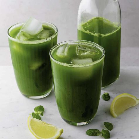 First Watch Kale Tonic Recipe, Green Smoothie Tropical Smoothie, Kale Tonic First Watch Recipe, Kale Tonic Recipe, Kale Drink, Kale Juice Recipes, Island Green Smoothie, Kale Smoothie Recipes, Drink Green Juice