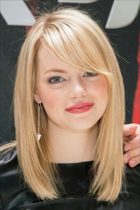 Emma Stone straight medium length bob. 50 Easy Hairstyles For Long Hair 2014 | herinterest.com Bob Lung, Emma Stone Hair, Edgy Bob, Long Bob Haircuts, Hair Styles 2014, Bob Hairstyles For Fine Hair, Shoulder Length Hair Cuts, Long Bob Hairstyles, Side Bangs