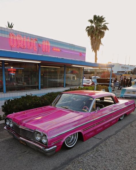 Pink Cars Luxury, Pink Lowrider, Car Lowrider, Car Accessories Pink, Lowrider Culture, Pink Car Interior, Classical Cars, Adorable Aesthetic, Car Reference