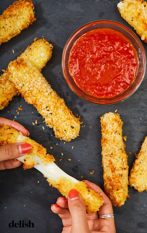 Mozzarella Sticks Photography, Veg Starters, Superbowl Appetizers, Mozzarella Recipes, Marinara Sauce Homemade, Airfryer Recipes, Mozzarella Sticks, Homemade Marinara, Ranch Seasoning