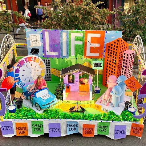 Highschool Float Ideas, Hoco Float Ideas Football, Freshman Homecoming Float Ideas, Hoco Float Ideas Freshman, Mouse Trap Game Parade Float, Float Themes For Parade, Game Of Life Parade Float, Hoco Floats, Board Game Float Ideas