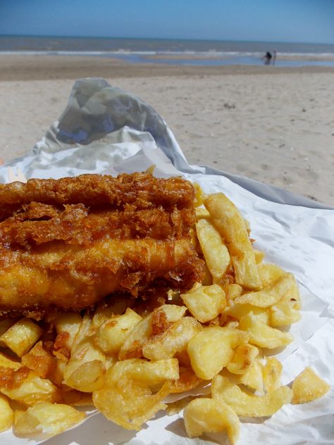 Nothing nicer than fish and chips on the beach! Taken at Greatstone, Kent,      posted by www.futons-direct.co.uk Seaside Fish And Chips, Fish And Chips Aesthetic Beach, Fish And Chips On The Beach, Fish And Chips Aesthetic, Fish And Chips Shop, British Holidays, Best Fish And Chips, Fish N Chips, Fish And Chip Shop