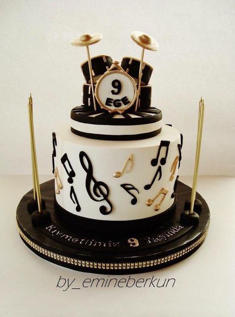 Drums Birthday Cake, Musical Birthday Cake, Drum Birthday Cakes, Drums Cake, Bolo Musical, Piano Cakes, Music Cakes, Drum Cake, Music Cake