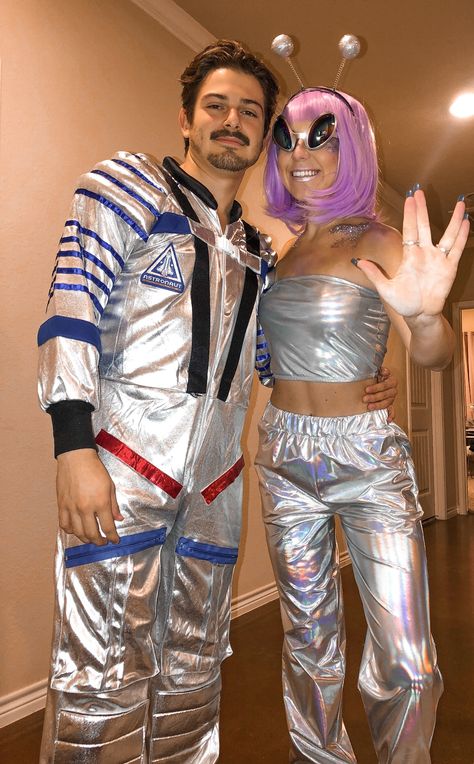 Alien And Spaceman Costume, Space Theme Party Outfit Men, Space Cowgirl And Alien Costume, Outerspace Costume Ideas, Couples Space Costume, Nasa And Alien Couple Costume, Alien Space Costume, Space Related Outfits, Metallic Alien Costume