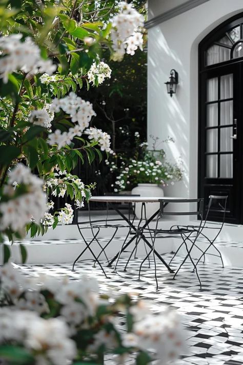 Black and White Patio Ideas for Chic Outdoor Spaces Patio Black And White, Black And White Patio Ideas, White Patio Ideas, Black And White Patio Decor, Black And White Outdoor Patio, White Outdoor Patio, Black And White Patio, Winter Bedroom Decor, Small Urban Garden