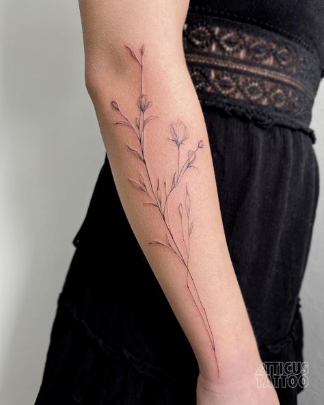 Dainty flower tattoo Dainty Flower Tattoo, Dainty Flower Tattoos, Small Flower Tattoo, Mom Tattoo Designs, Small Flower Tattoos, Mom Tattoo, Mom Tattoos, New Tattoo, Delicate Flower