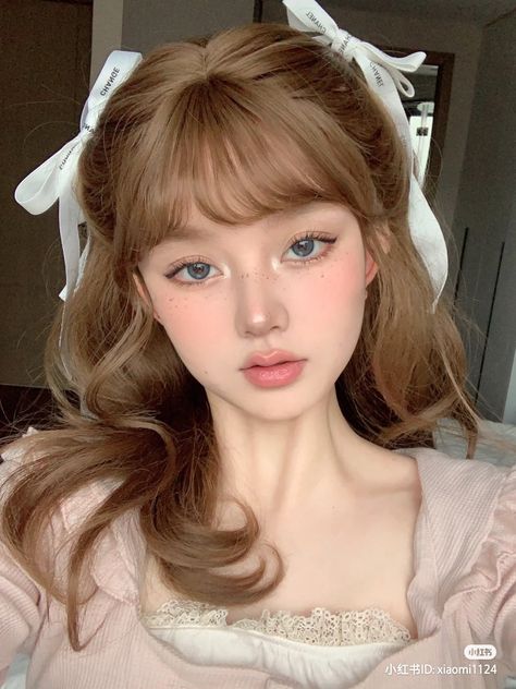 Innocent Face, Ribbon Hairstyle, Cute Makeup Looks, Curly Hair Tips, Asian Makeup, Dream Hair, Eyeshadow Looks, Pretty Makeup, Cute Makeup