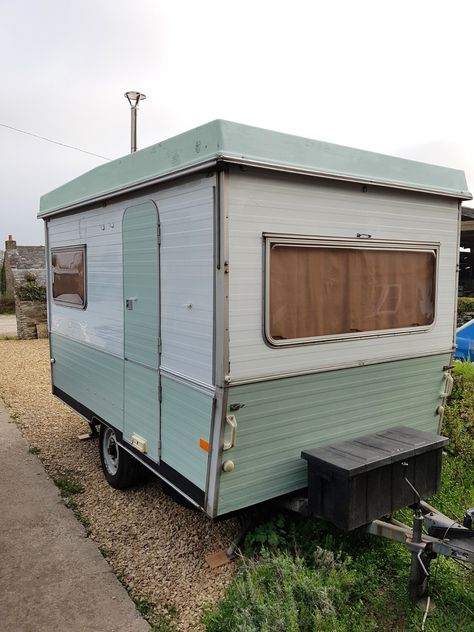 FOR SALE: Folding Caravan Casita, 3 berth, revamp, wood burner! (Cornwall) Pop Up Caravan, Folding Caravan, Caravan Inspiration, Caravan Design, Pop Up Tent Trailer, Homemade Camper, Camper Reno, Pop Up Trailer, Caravan Makeover